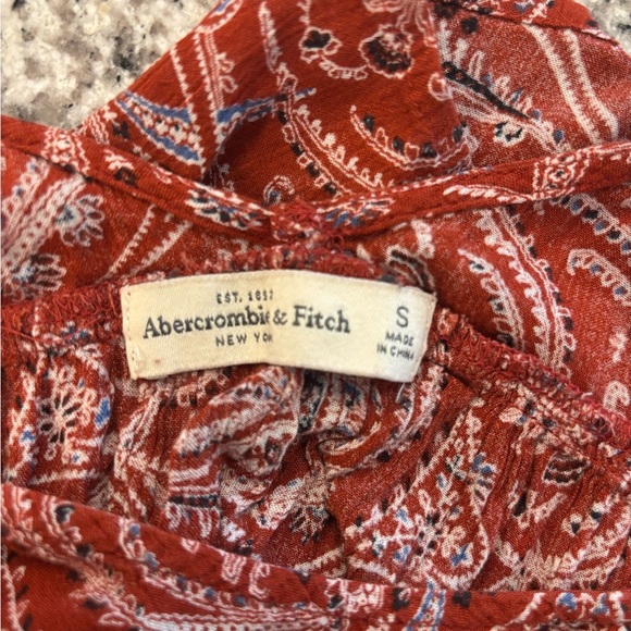 Abercrombie & Fitch red paisley patterned long sleeve flowy blouse size S - Picture 12 of 12